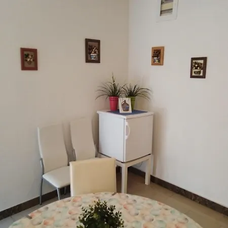 Apartment In With Terrace, Air Conditioning, Wi-fi 4440-2 *