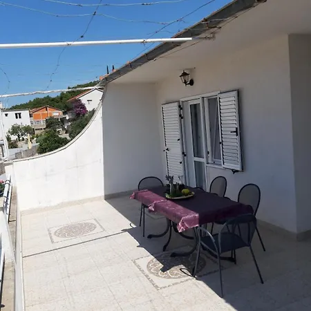 Apartment In With Terrace, Air Conditioning, Wi-fi 4440-2 *